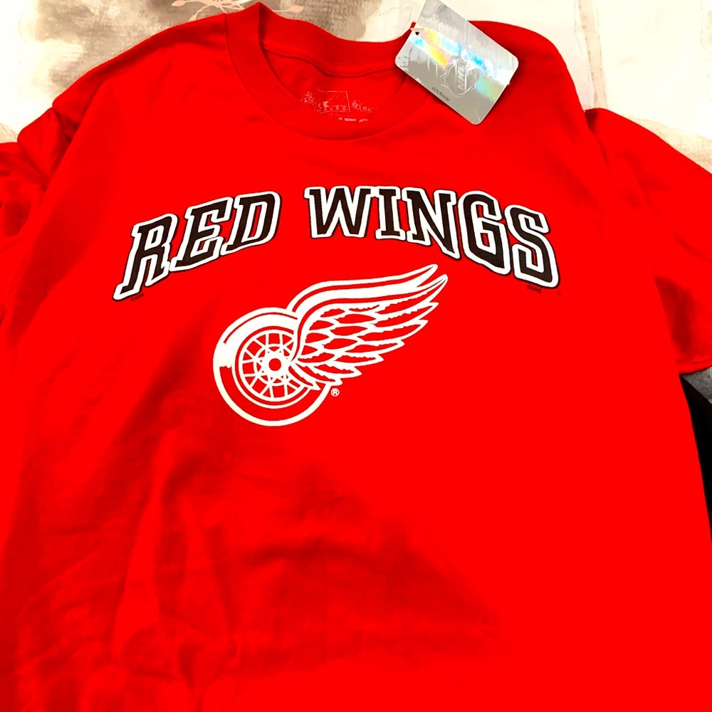2/$25 Detroit redwings shirts brand new with tags